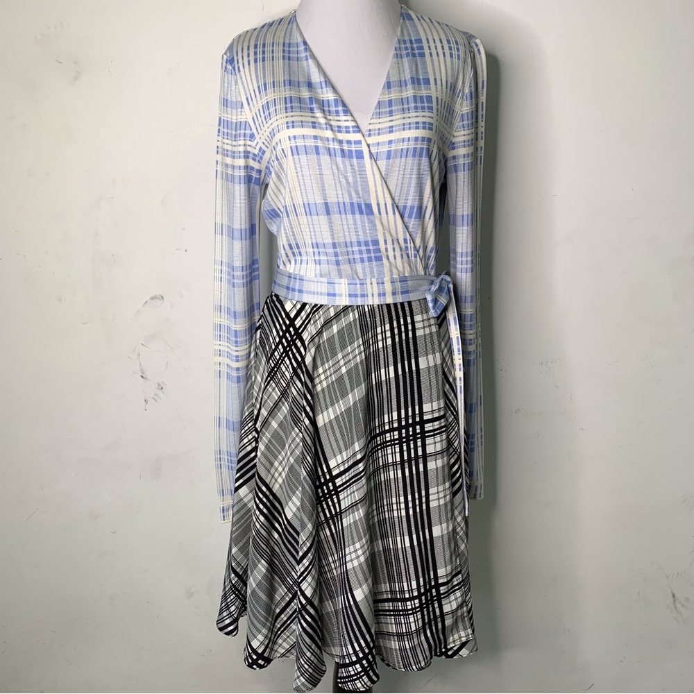 Diane Von Furstenberg Women's Silk Long Sleeve Wrap Plaid Dress Blue/Black Sz 8